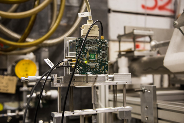 HV-MAPS photon beam test setup